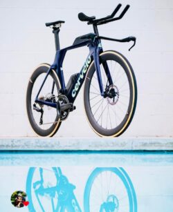 Cervelo P5 2025 Series Deep Dahlia 1