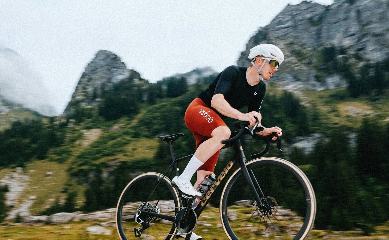 2027 Cervelo R5 Climbing Mountains